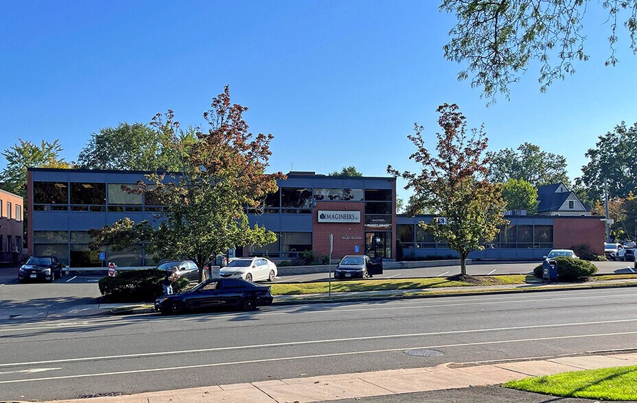 More Photos Of 631-635 Farmington Ave, Hartford Office For Sale