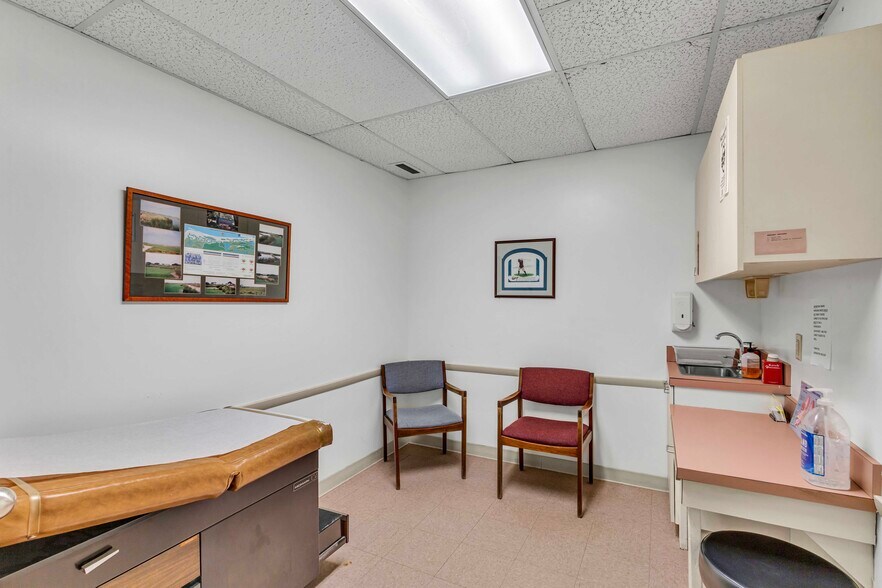 More Photos Of 125 E Broad St, Elyria Office For Sale