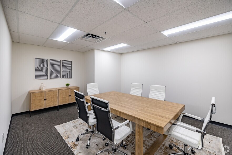 More Photos Of 1352-1382 NW 78th Ave, Doral Unknown For Lease