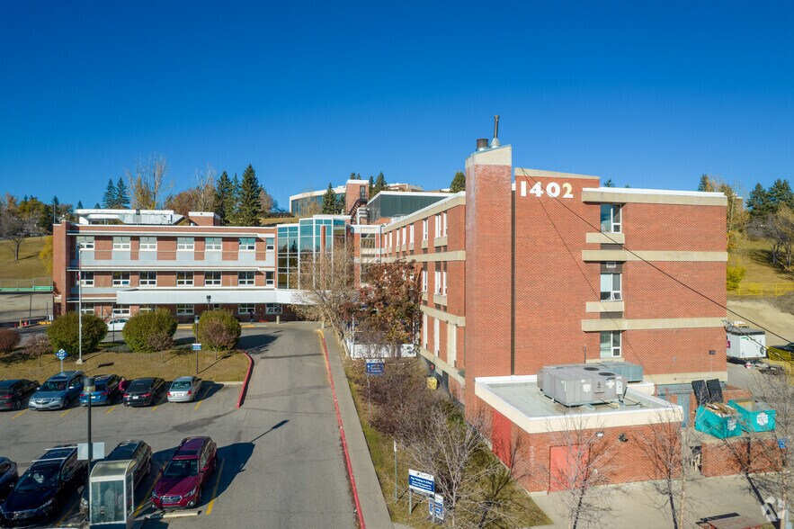 More Photos Of 1402 8 Ave NW, Calgary Medical For Lease