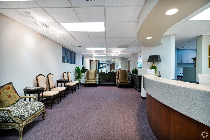 More Photos Of 3550 Q St, Bakersfield Office For Sale