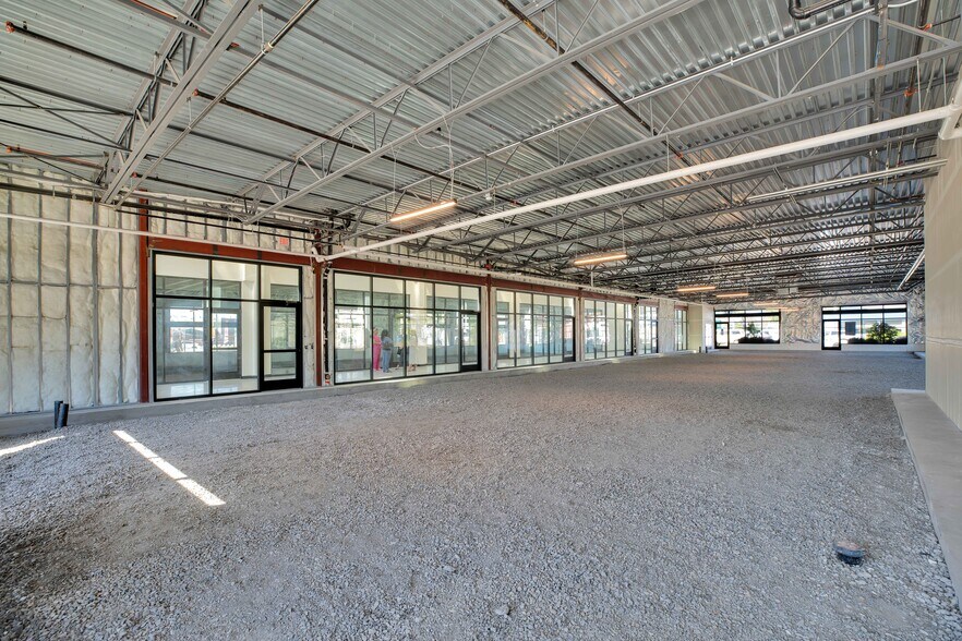 More Photos Of 2462 SE 82nd Ave, Portland Storefront Retail Office For Lease