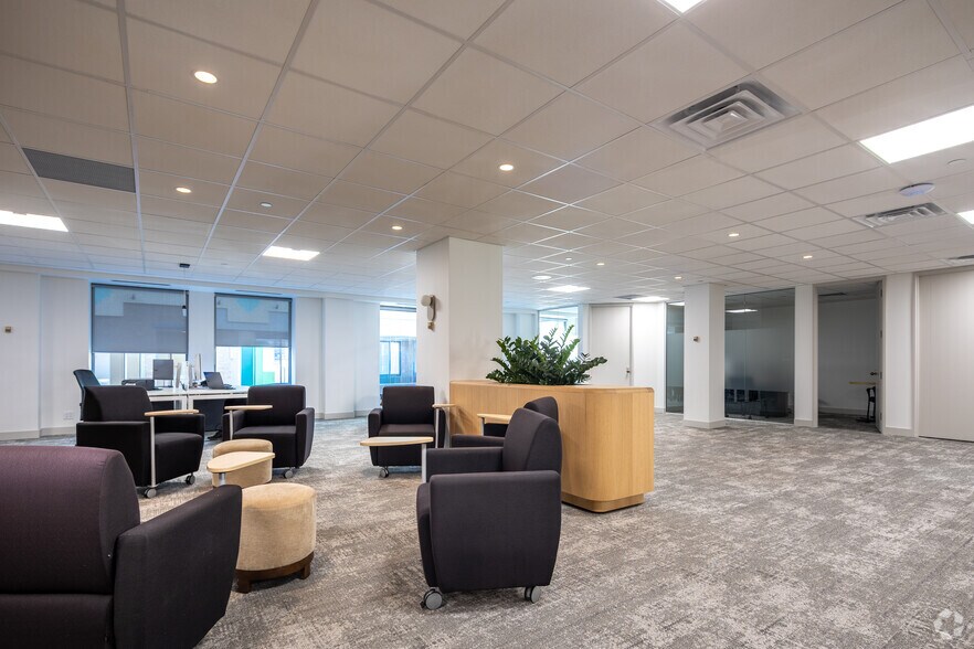 More Photos Of 1555 Rue Peel, Montréal Office For Lease