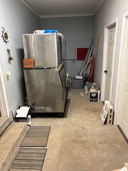 More Photos Of 1219 Transmitter Rd, Panama City Freestanding For Sale