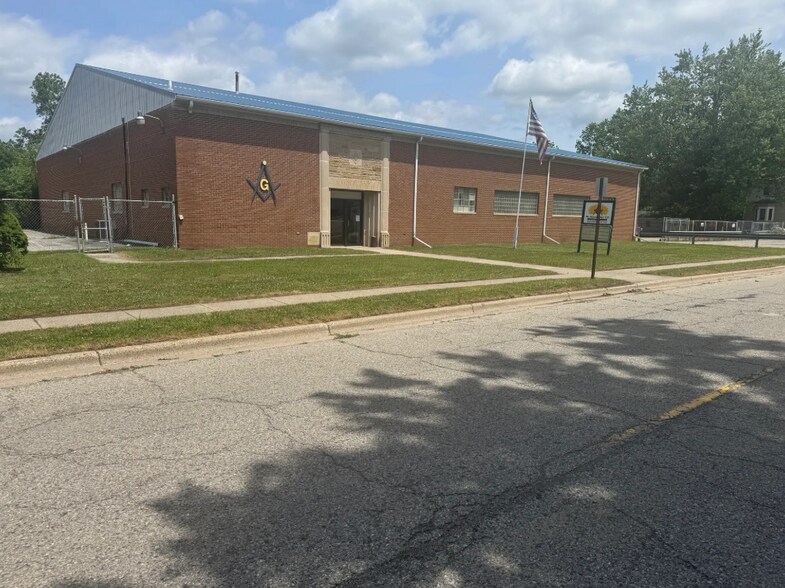 Primary Photo Of 810 North St, Mount Morris Lodge Meeting Hall For Sale