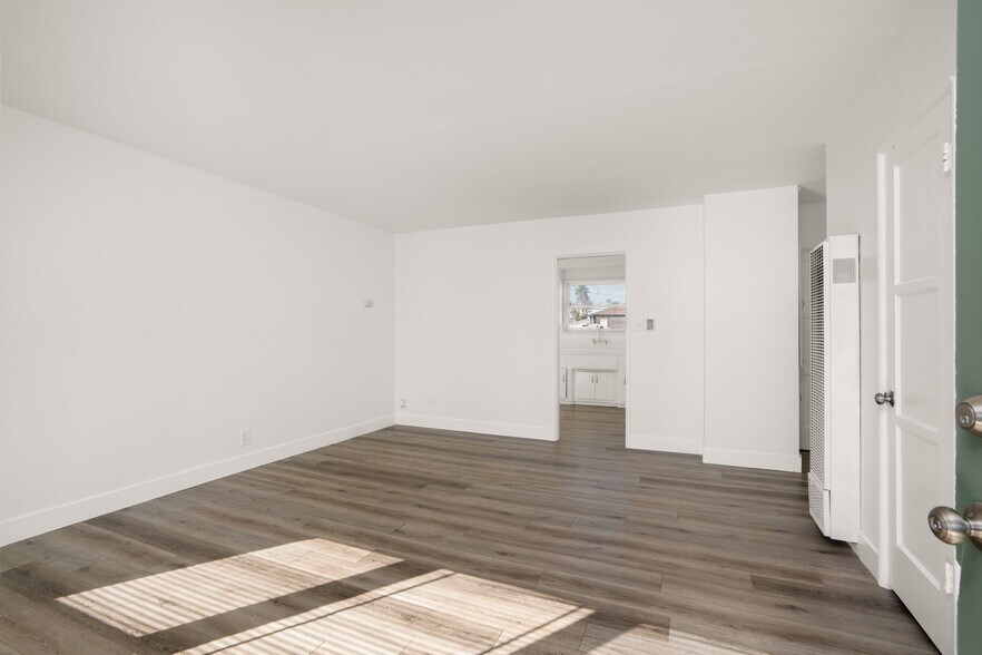 More Photos Of 6509 Brynhurst Ave, Los Angeles Apartments For Sale