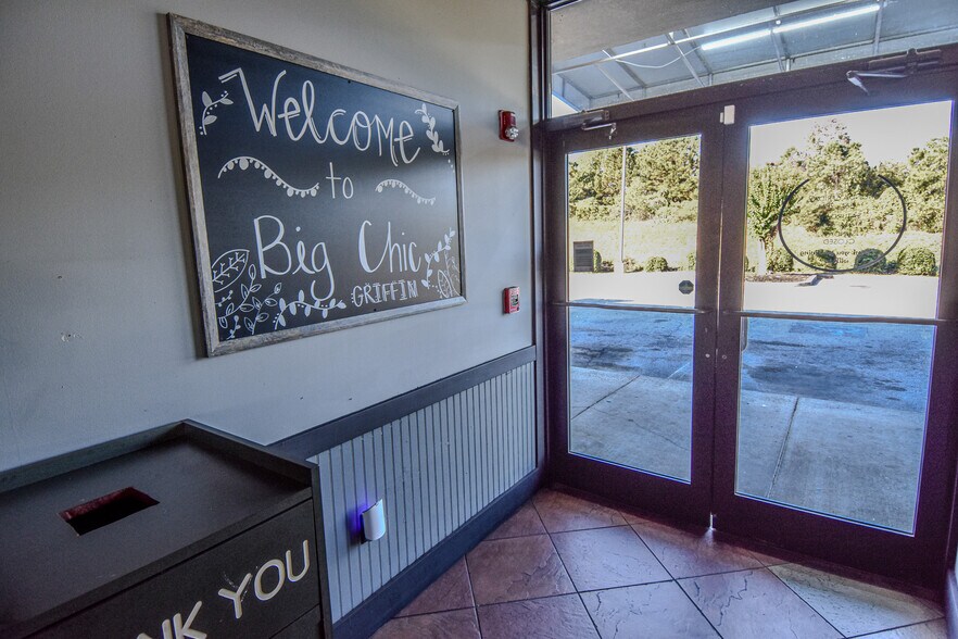 More Photos Of 1530 Hwy 16, Griffin Restaurant For Sale