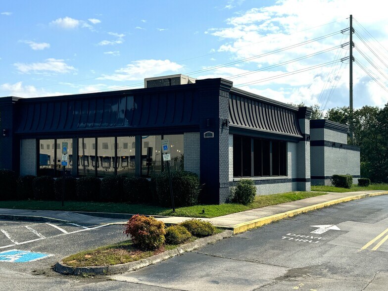 More Photos Of 2904 Knoxville Center Dr, Knoxville General Retail For Sale