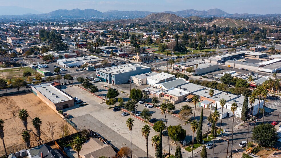 More Photos Of 9468-9472 Magnolia Ave, Riverside Storefront For Lease