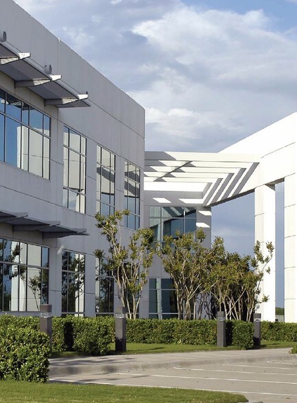 More Photos Of 2301 Eagle Pky, Fort Worth Office For Lease