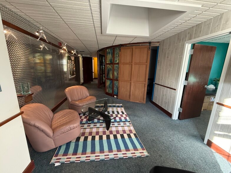 More Photos Of 20-22 Regency Plz, Glen, Glen Mills Office For Sale