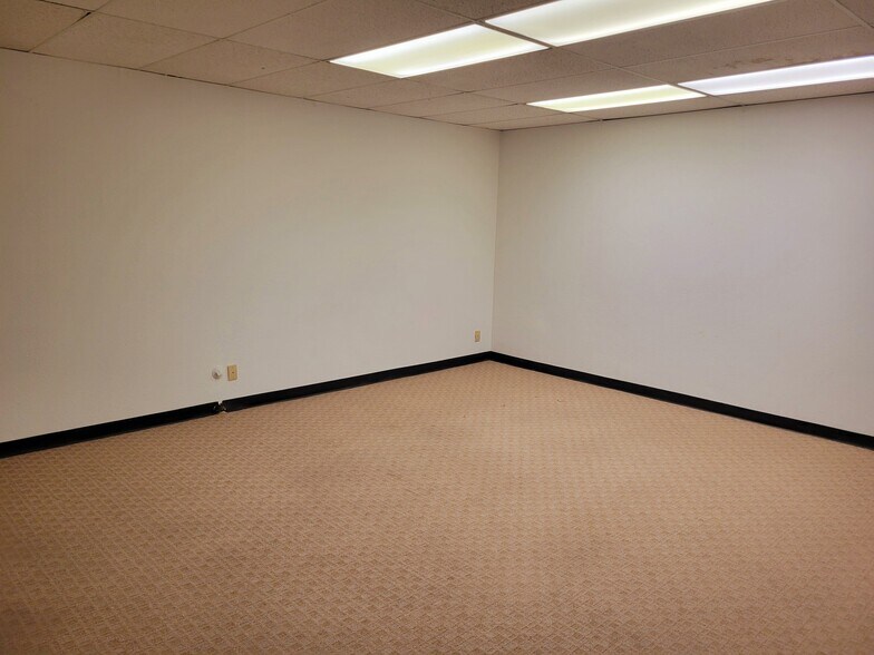 More Photos Of 1814 S 324th Pl, Federal Way Medical For Lease