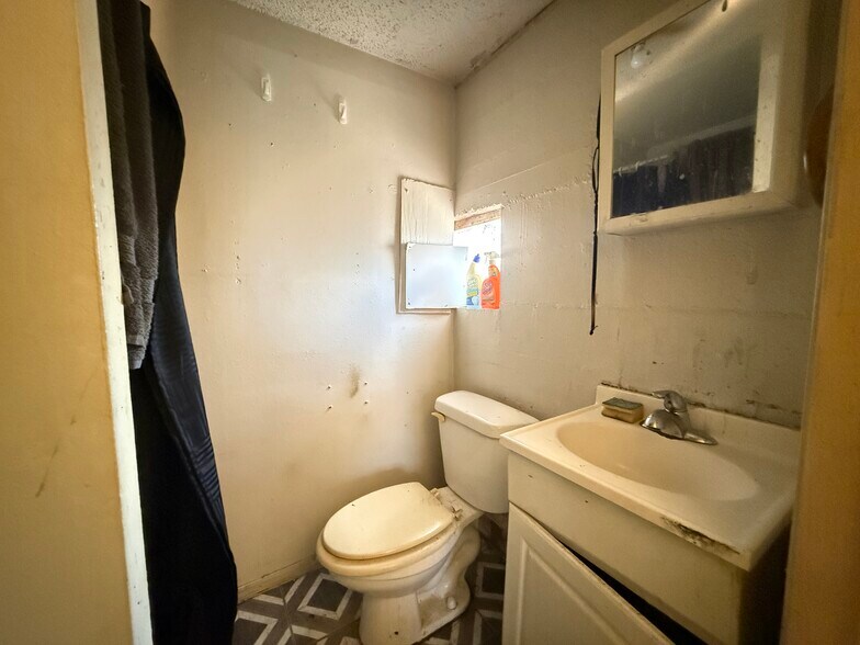 More Photos Of 27753 S Welling Rd, Welling Apartments For Sale