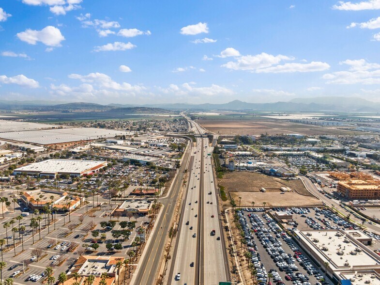 More Photos Of 2801 Paseo Mercado, Oxnard Freestanding For Sale