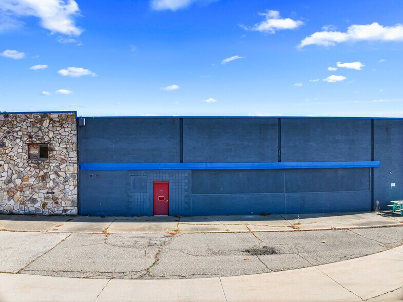 More Photos Of 2010 N Dort Hwy, Flint Service For Sale