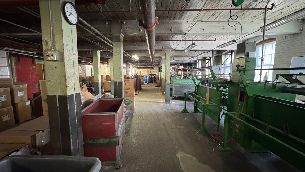 More Photos Of 240 S Main St, Nazareth Flex For Lease