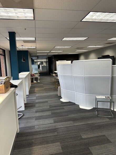 More Photos Of 5304 Derry Ave, Agoura Hills Industrial For Lease