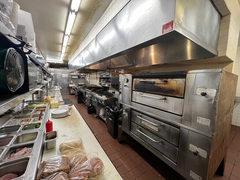 More Photos Of 2960 4th St SW, Mason City Restaurant For Sale