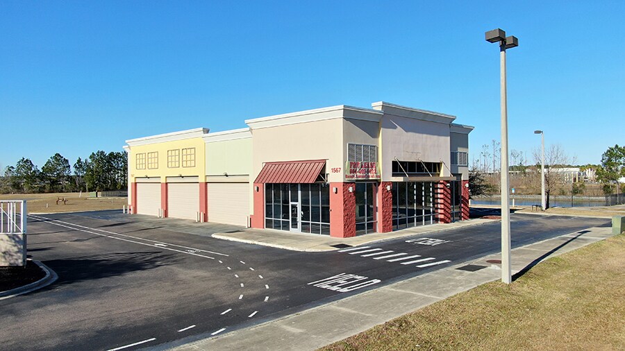 More Photos Of 1567 Branan Field Rd, Middleburg Freestanding For Lease