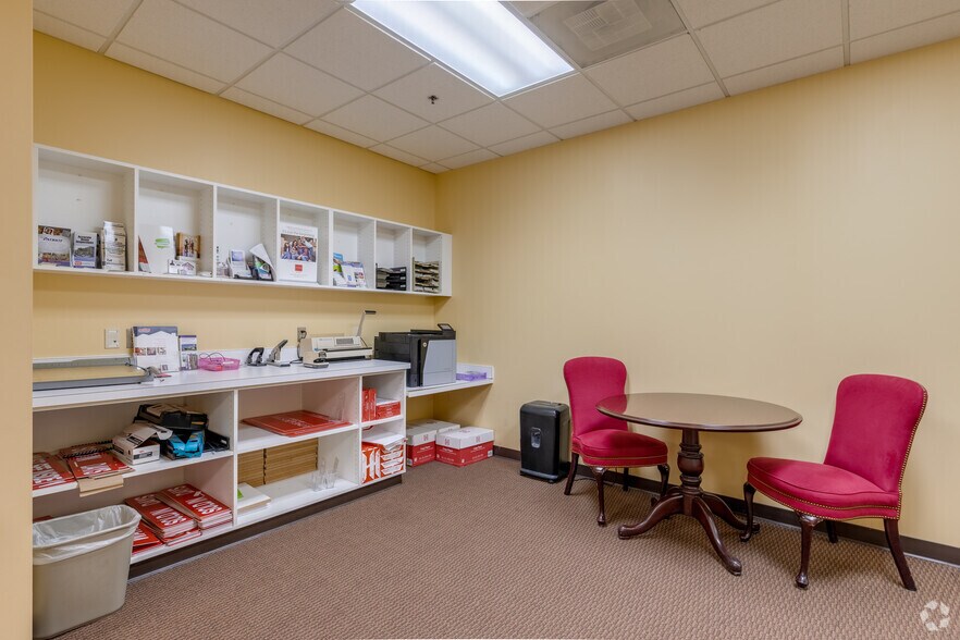 More Photos Of 13875 Hedgewood Dr, Woodbridge Medical For Lease