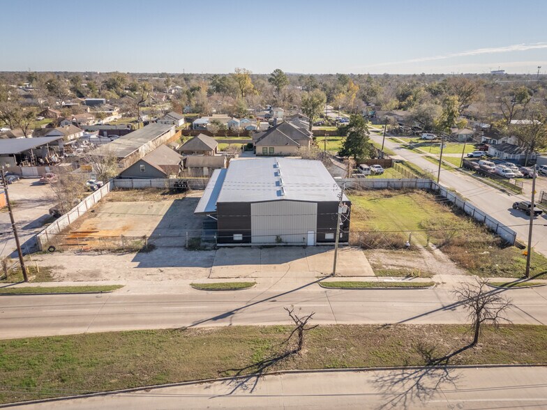 More Photos Of 7904 Irvington Blvd, Houston Warehouse For Sale