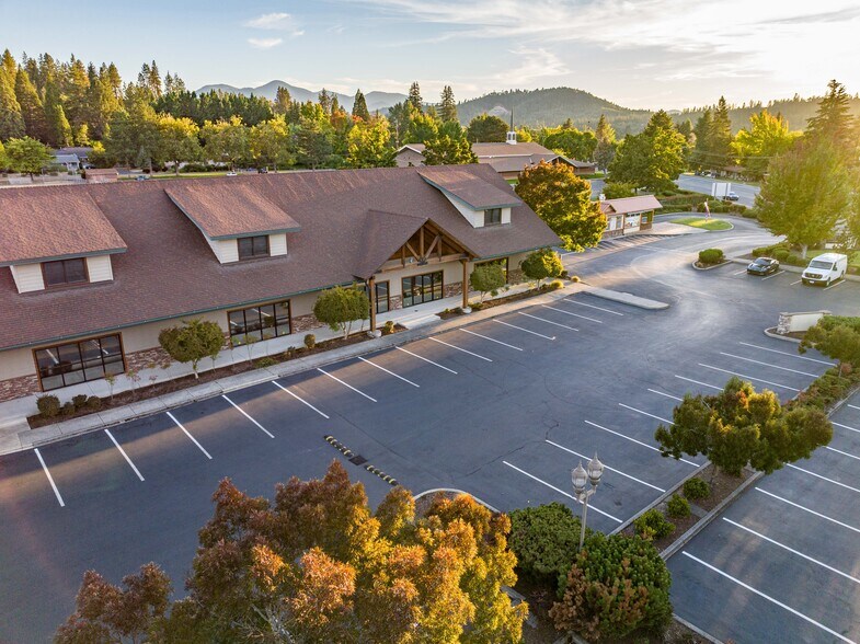 More Photos Of 1879 Williams Hwy, Grants Pass Medical For Sale