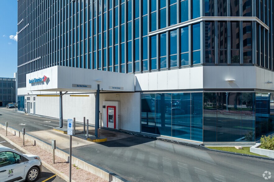 More Photos Of 3030 N Central Ave, Phoenix Office For Sale