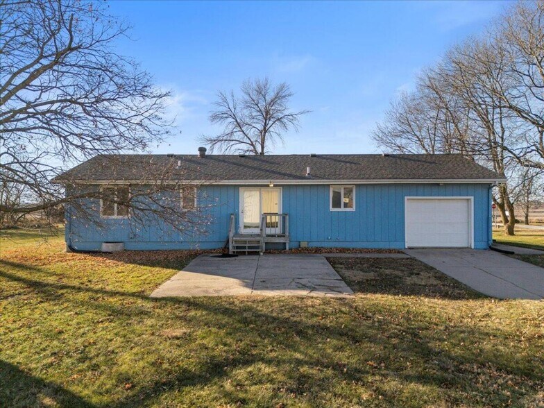 More Photos Of 21551 270th St, Mc Clelland Office For Sale