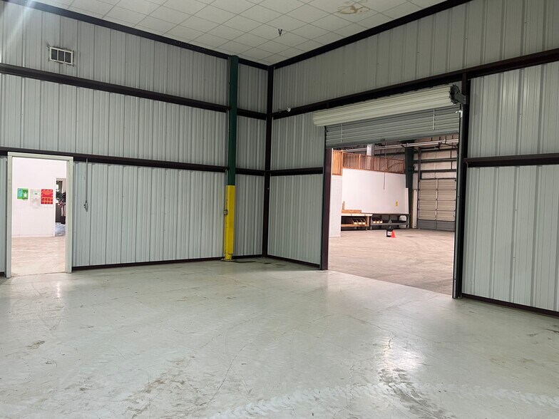 More Photos Of 463 Industry Rd, Waynesboro Warehouse For Lease