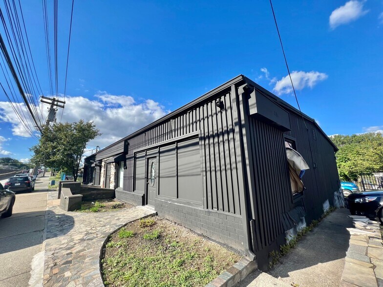 More Photos Of 560 Tarrytown Rd, White Plains Freestanding For Lease