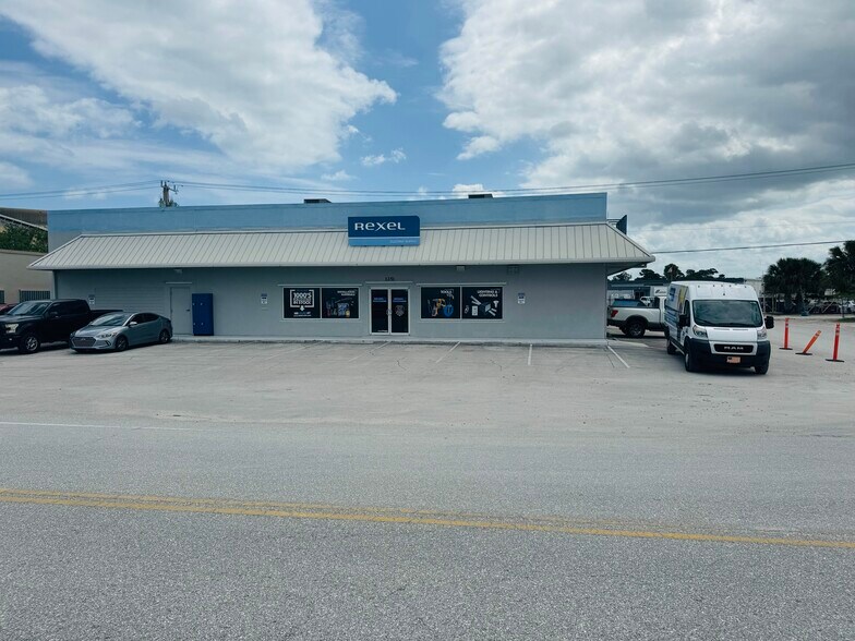 Primary Photo Of 1251 SE Dixie Cutoff Rd, Stuart Warehouse For Sale