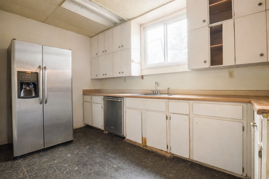 More Photos Of 705 Ulysses St, Golden Specialty For Sale
