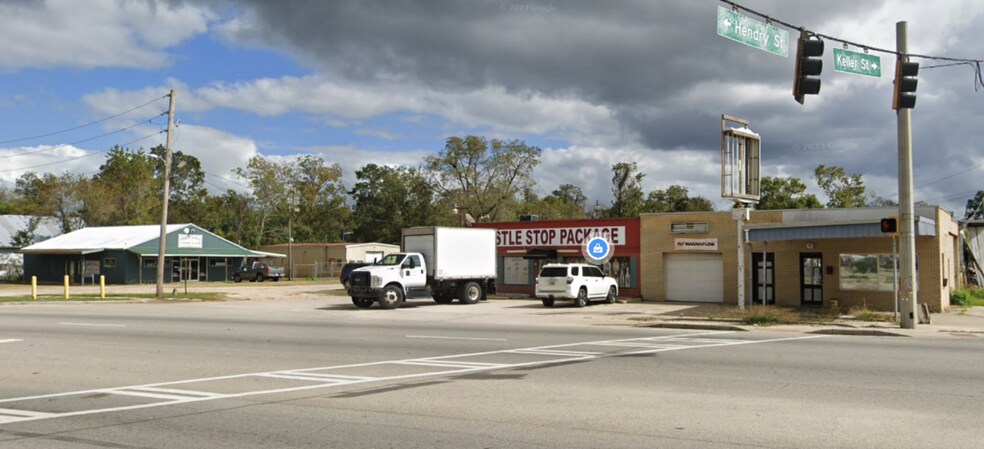 More Photos Of 717 Highway Ave, Blackshear Storefront Retail Office For Sale