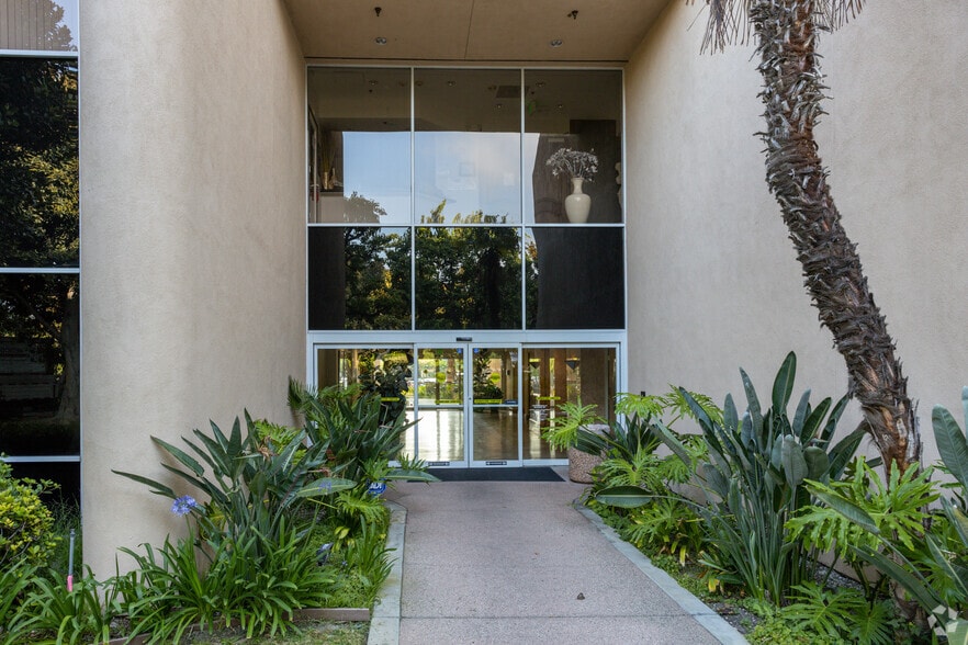 More Photos Of 3445 Pacific Coast Hwy, Torrance Medical For Sale