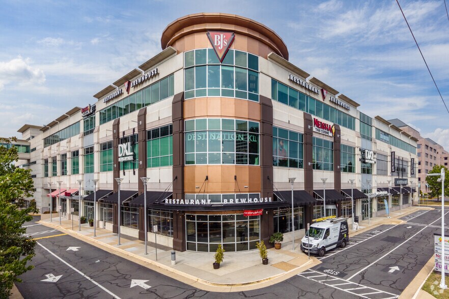 Primary Photo Of 8027 Leesburg Pike, Vienna Freestanding For Lease