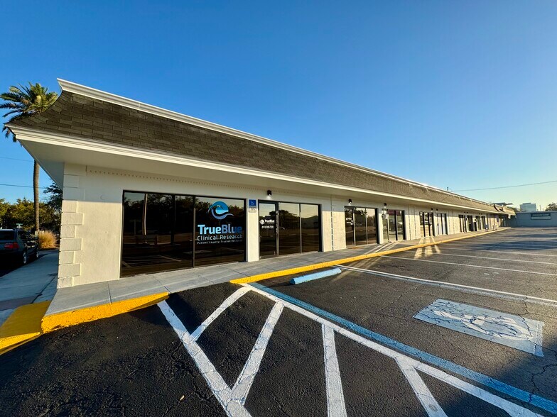 More Photos Of 4257 W Kennedy Blvd, Tampa Storefront For Lease