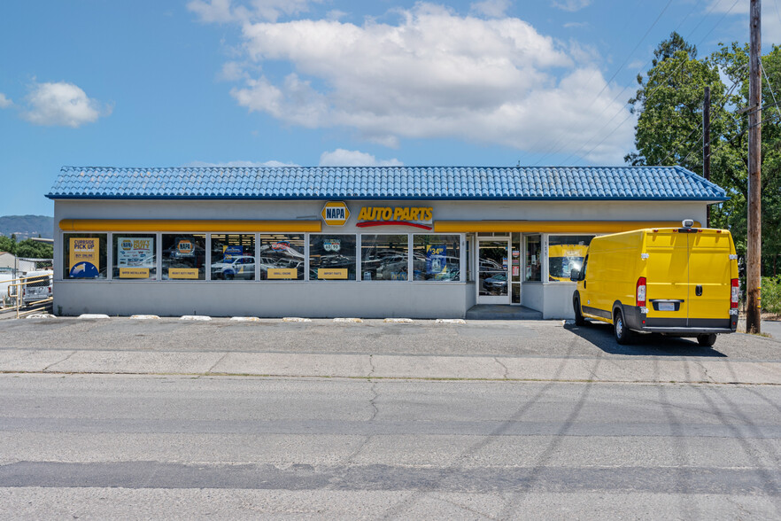 Primary Photo Of 375 S Main St, Ukiah Freestanding For Sale