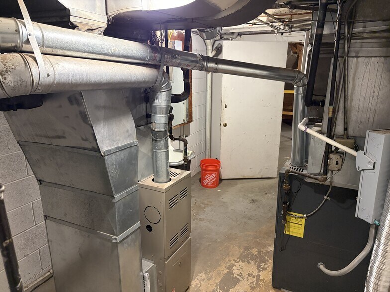 More Photos Of 27051 Southfield Rd, Lathrup Village Freestanding For Sale