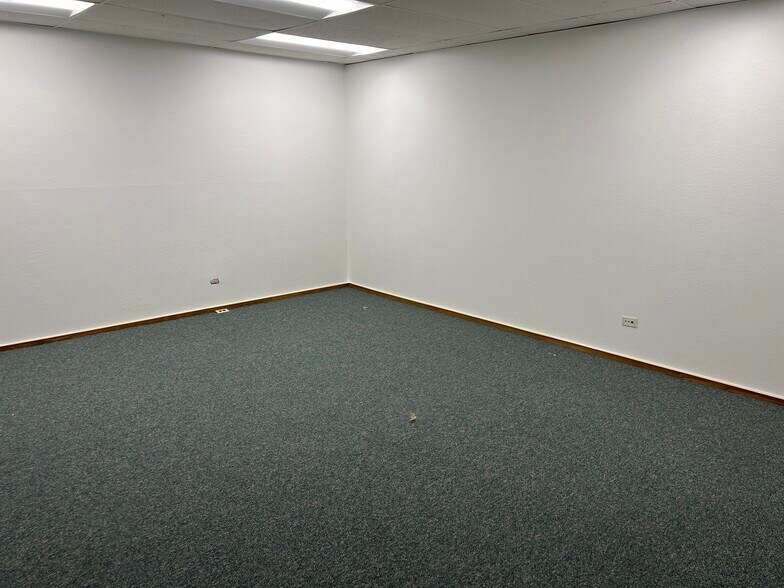 More Photos Of 8420 S Continental Divide Rd, Littleton Light Manufacturing For Lease
