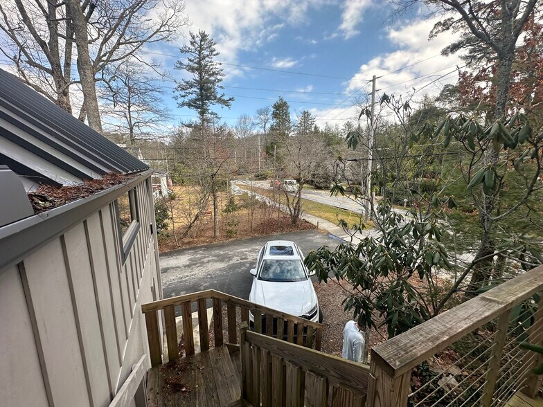 More Photos Of 430 Carolina Way, Highlands Flex For Sale