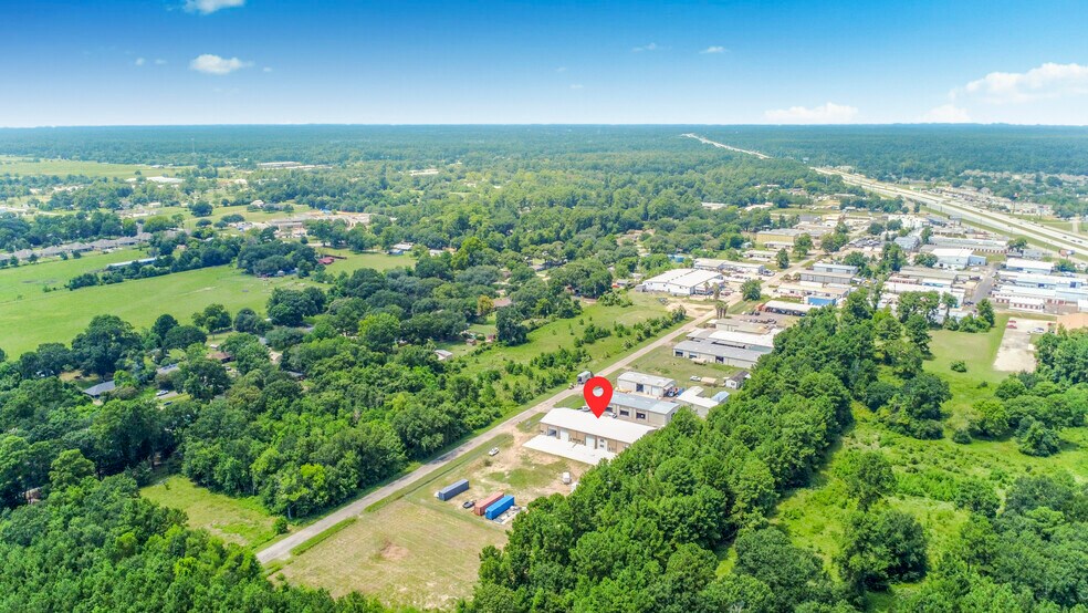 More Photos Of 31588 Industrial Park Dr, Pinehurst Warehouse For Lease