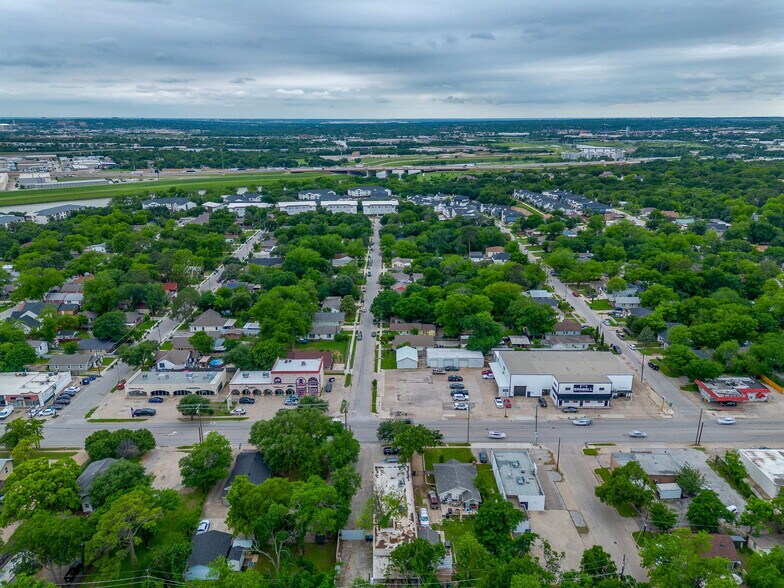 More Photos Of 914 N Sylvania Ave, Fort Worth Medical For Lease