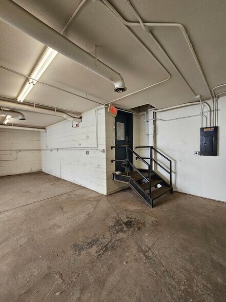 More Photos Of 340 Lake Ave, Rochester Light Distribution For Lease