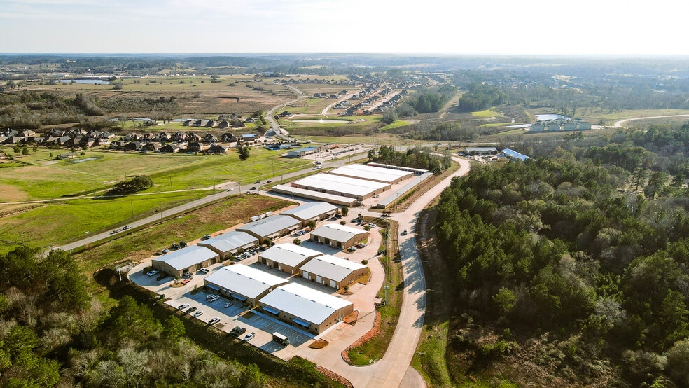 More Photos Of 15349 Summit Park Dr, Montgomery Unknown For Lease