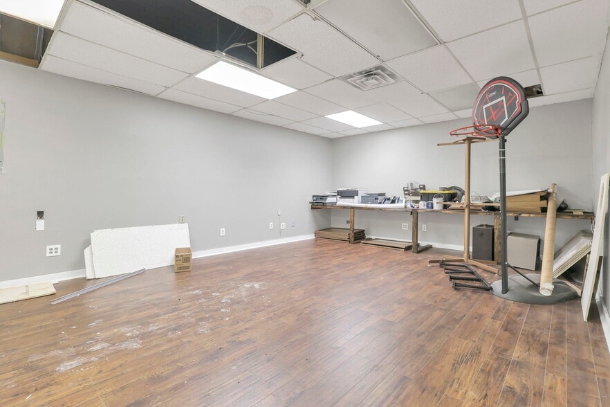 More Photos Of 2844 E River Rd, Dayton Office For Sale