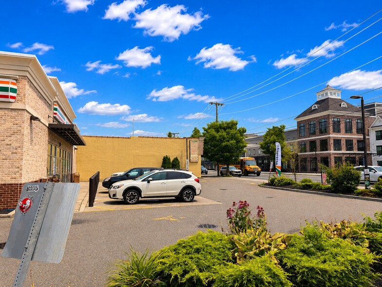 More Photos Of 136 Hempstead Tpke, West Hempstead Convenience Store For Sale