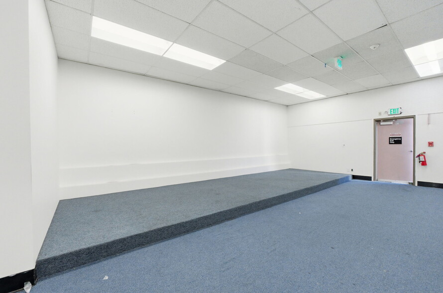 More Photos Of 6537 Foothill Blvd, Oakland Office For Lease
