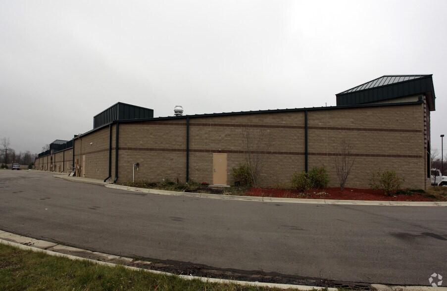 More Photos Of 10293 S Saginaw Rd, Grand Blanc Unknown For Lease