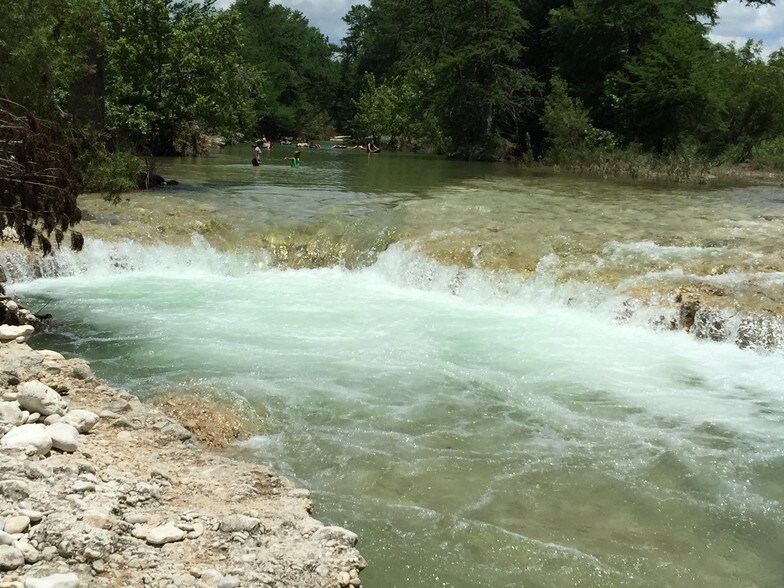 More Photos Of 7070 S US Highway 83, Concan Hotel For Sale