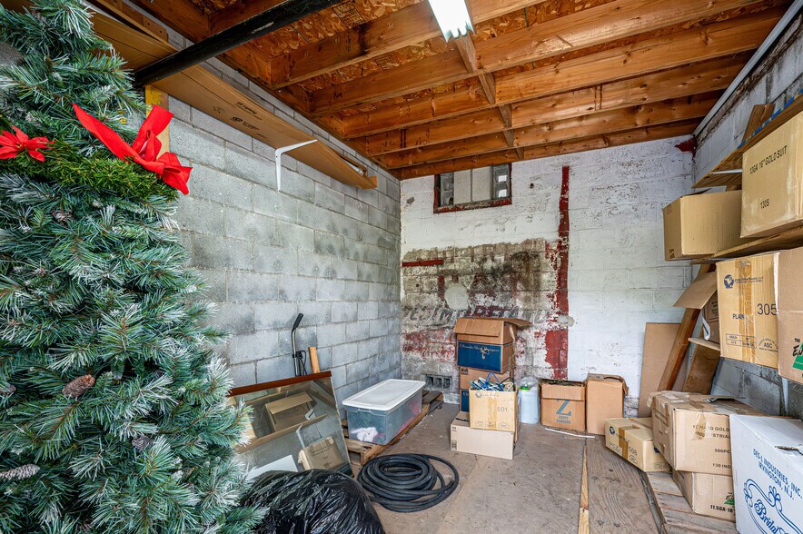 More Photos Of 508 New Alexandria Rd, Greensburg General Retail For Sale